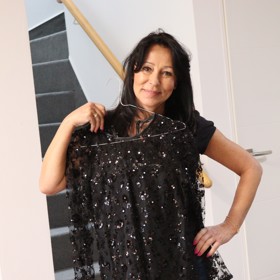 Zpěvačka Heidi Janků má ráda flitry a odvážné délky šatů.