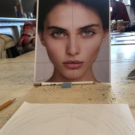 Takhle vypadaly moje začátky na kurzu Kreslení pravou mozkovou hemisférou. Tahle metoda je ideální pro úplné začátečníky.