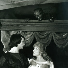 Panna a netvor (1978) je lehce strašidelná pohádka režiséra Juraje Herze. Titulní role si zahráli Vlastimil Harapes a Zdena Studenková. 