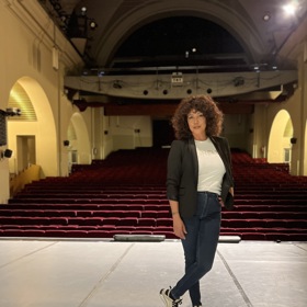 Diváci se na ni mohou těšit už v pátek 28. dubna v pražském Divadle Hybernia.