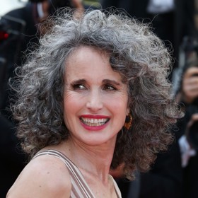 Stejně tak chválí takzvaný styl pepř a sůl herečky Andie MacDowell.