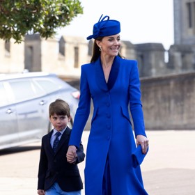 Královská modř je na jaře všude, kam se podíváte. Pozdvihnout na výsluní ji pomohla během velikonoční bohoslužby britská princezna Kate, která se do ní oděla do poslední nitky.