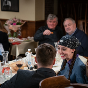 Rozhodnou se totiž najít partnerku pro Tondova syna Jirku. A volba padne na Kateřininu dceru Martinu...