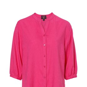 Oversize košile bez límečku je skvělým startovním kouskem pro lněné variace. C&A, 798 Kč