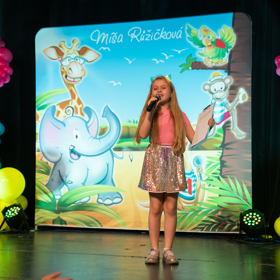 Moderovala narozeninový koncert zpěvačky Míši Růžičkové.