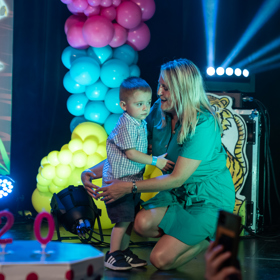 Vnuci jsou podle všeho na svět fotoaparátů a showbyznysu zvyklí.