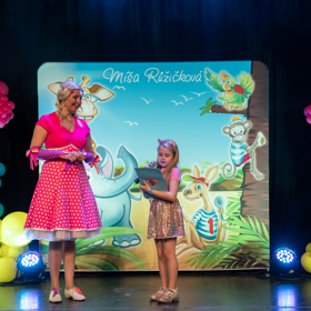 Adélka si už vyzkoušela také roli moderátorky.