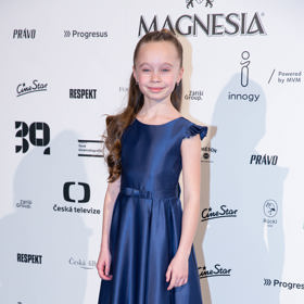 Herečka Valentýna Bečková ve velké večerní na předávání cen Český lev v roce 2023.