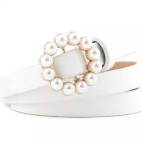 Pokud byste se chtěli obléknout po vzoru Kate Middleton, ale nechcete za pásek utrácet tisíce, můžete zkusit tento bílý kožený s imitací perel. Lapert, 129 Kč