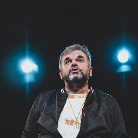 Tvůrci Majstrštyku stojí za inscenacemi Drazí pozůstalí, Popcorn nebo Rytíři kulatého stolu. Majstrštyk ovšem hodnotí jako nejpopulárnější u diváků.