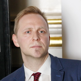 Takto vypadala Daniela Špinar v mužském těle. Daniela byla historicky první ředitelkou Národního divadla.