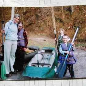 Matka tyranka Klára Mauerová, její adoptivní dcera Anička a Ondřej s Jakubem v lepších časech...