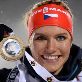 Gabriela Soukalová je celkovou vítězkou Světového poháru v sezoně 2015/16, dvojnásobnou stříbrnou medailistkou ze Zimních olympijských her v roce 2014, bronzovou medailistkou z týchž Her a mistryní světa ve sprintu.