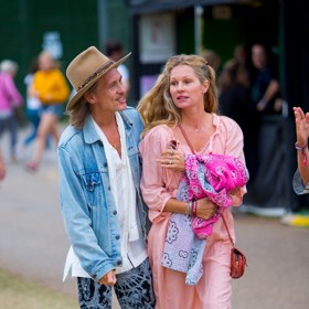 Přestože ji Mark dlouho podváděl, nakonec přečkali i špatné časy. Dnes spolu vychovávají tři děti - Elwooda Jacka (16), Willow Rose (14) a Fox Indii (10).