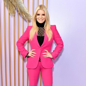 Celkem se jí pod Pasternakovým vedením povedlo za půl roku shodit neuvěřitelných 45 kilogramů. Jessica Simpson v únoru 2020, tedy krátce před čtyřicítkou.