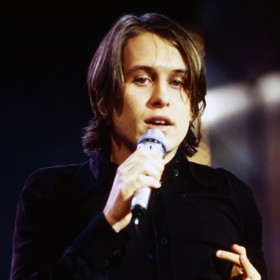 Mark Owen sice nebyl moc slyšet, ale zato byl vidět. Benjamínek skupiny Take That byl patrně největší dívčím miláčkem.