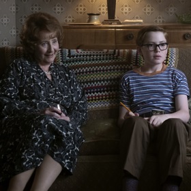 Tento nenápadný kluk Reginald Kenneth Dwight v sobě ukrývá hudebního génia, který se později proslaví jako Elton John.