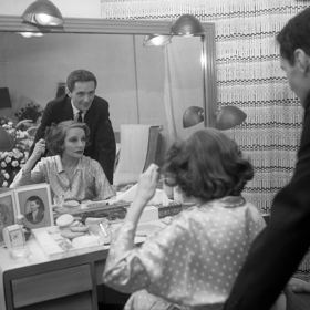 "Deníky si vedou jen hodné dívky. Ty zlobivé na to nemají čas."