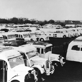 O přesunu vězňů ale začal jako první přemýšlet Heinrich Himmler, jehož, kupodivu, tížilo svědomí. Věděl, že se blíží konec, a tak chtěl z toho vyjít, co nejlépe.