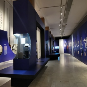 Expozice je rozdělena do tematických celků.