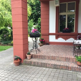 Štěpánka Duchková říká, že architektka její zahradu čas od času navštíví a poradí s nedokonalostmi.