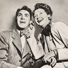 "Dokud byl můj manžel se mnou, nesměla jsem mluvit. Od té doby, co je pryč, mne nikdo nedokáže umlčet."