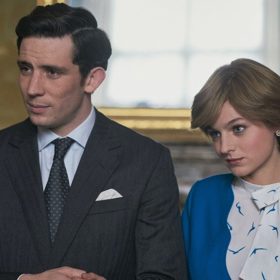 Koruna: Seriál mapuje životní osudy několika generací britské královské rodiny. Přestože vychází z reálných událostí, je potřeba mít na zřeteli, že jde o fikci.