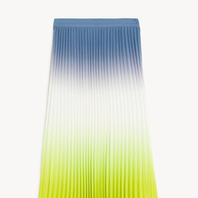 Sukni pořídíte v obchodě Marks&Spencer za 1 399 Kč.