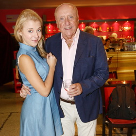 Felix Slováček se svou dcerou Aničkou, která aktuálně opětovně bojuje s rakovinou.