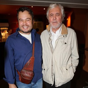 Je Josef Abrhám ml. víc podobný tatínkovi nebo mamince?