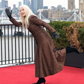 Vděčí za ni podle svých slov speciálnímu cvičení, které v padesátých letech vyvinuli pro piloty kanadských vzdušných sil. Zahrnuje deset jednoduchých cviků, které zaměstnají všechny svalové skupiny.