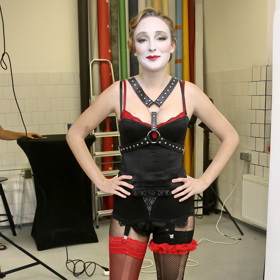 Takhle můžeme Rozálii vídat v muzikálu Cabaret v pražském Divadle Bez zábradlí.