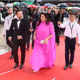 Jitka Čvančarová dorazila na zahájení se svým manželem Petrem Čadkem.  