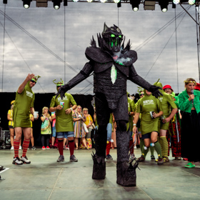 Soutěž karnevalových masek na festivalu Hrady CZ na Švihově vyhrál hradní démon. Pod maskou se skrýval Josef Nosek, který nám o svém maskovacím koníčku poskytl rozhovor.