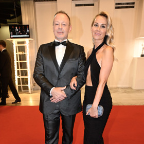 Lucie přišla v doprovodu manžela Michala Dvořáka, který hned v prvním rozhovoru podotkl, že v třiceti stupních ve smokingu přímo teče.