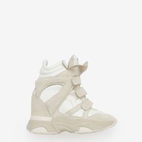 Inovace z roku 2021: Model Balskee. Ještě kontroverznější tvary, stejný úspěch. Zatímco ihned po uvedení jejich cena šplhala výše, nyní je můžete koupit za stejnou cenu jako základní model Bekett.