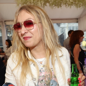 Přesto si večírek v lázeňském městě skvěle užila.