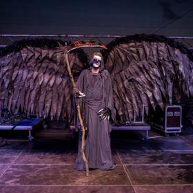 V roce 2018 zabodoval Josef Nosek na festivalu Hrady CZ na Švihově v dokonalém kostýmu smrtícího anděla s pohyblivými křídly.