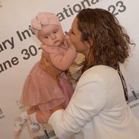 Dcerku letos Olga vyvezla na karlovarský filmový festival.