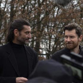 Ivan Franěk si s Davidem Švehlíkem zahrál už v předchozím filmu Úsměvy smutných mužů. Teď přišlo do kin volné pokračování.