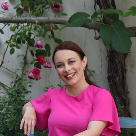 Veronika Petruchová bydlí v historickém centru Prahy na Malé Straně, v domě ze 16. století.