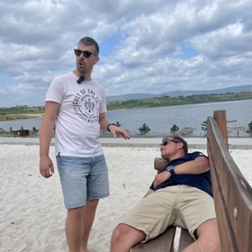 V takovém případě je důležité nejprve vyhodnotit nebezpečí pro zachránce i pacienta, abyste se nedostali do větších trablů.