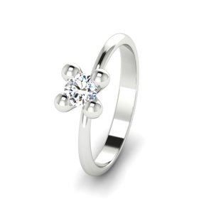 Extravagantní zásnubní prsten z kolekce Kvadrant. (Kadaník, 31 500 Kč)