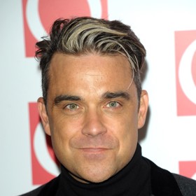 Dysmorfofobie je porucha, kdy jsou lidé přesvědčeni o nějaké vadě na svém těle, kterou neustále řeší a ovlivňuje jejich život. Tato porucha způsobuje úzkosti a lidé ji někdy musí řešit i s lékařem.