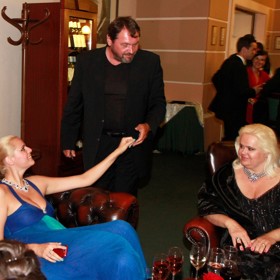 V roce 2012 se ve Varech provalilo, že má ženatý podnikatel Josef Kokta mladou milenku Ornellu.