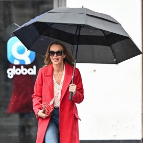 Do chladnějších propršených dnů se skvěle hodí tento outfit.