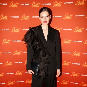 Leona Skleničková na premiéře druhé série seriálu Iveta.