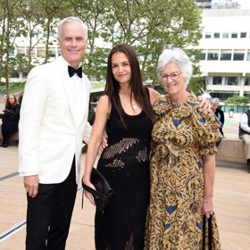 Z části za to určitě mohou i geny, které Katie Holmes zdědila po otci Martinovi a matce Kathleen (s oběma na snímku).