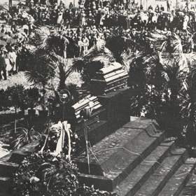 12. července 1932 se mu stala osudnou letecká nehoda. Na jeho pohřeb přišly truchlit desetitisíce lidí.