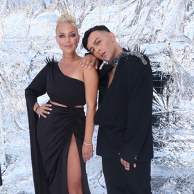 Na přehlídce zazpívala se svým kolegou a kamarádem Janem Bendigem.